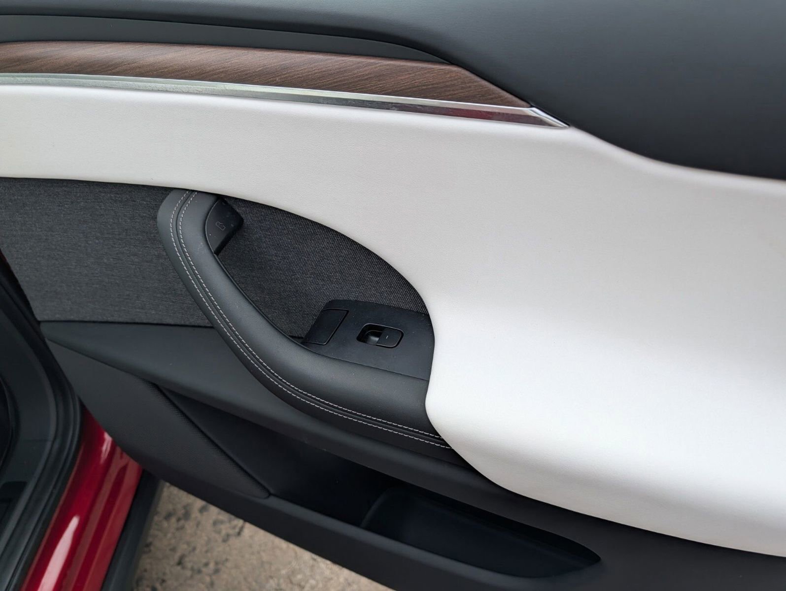 Used 2024 Tesla Model X image 31