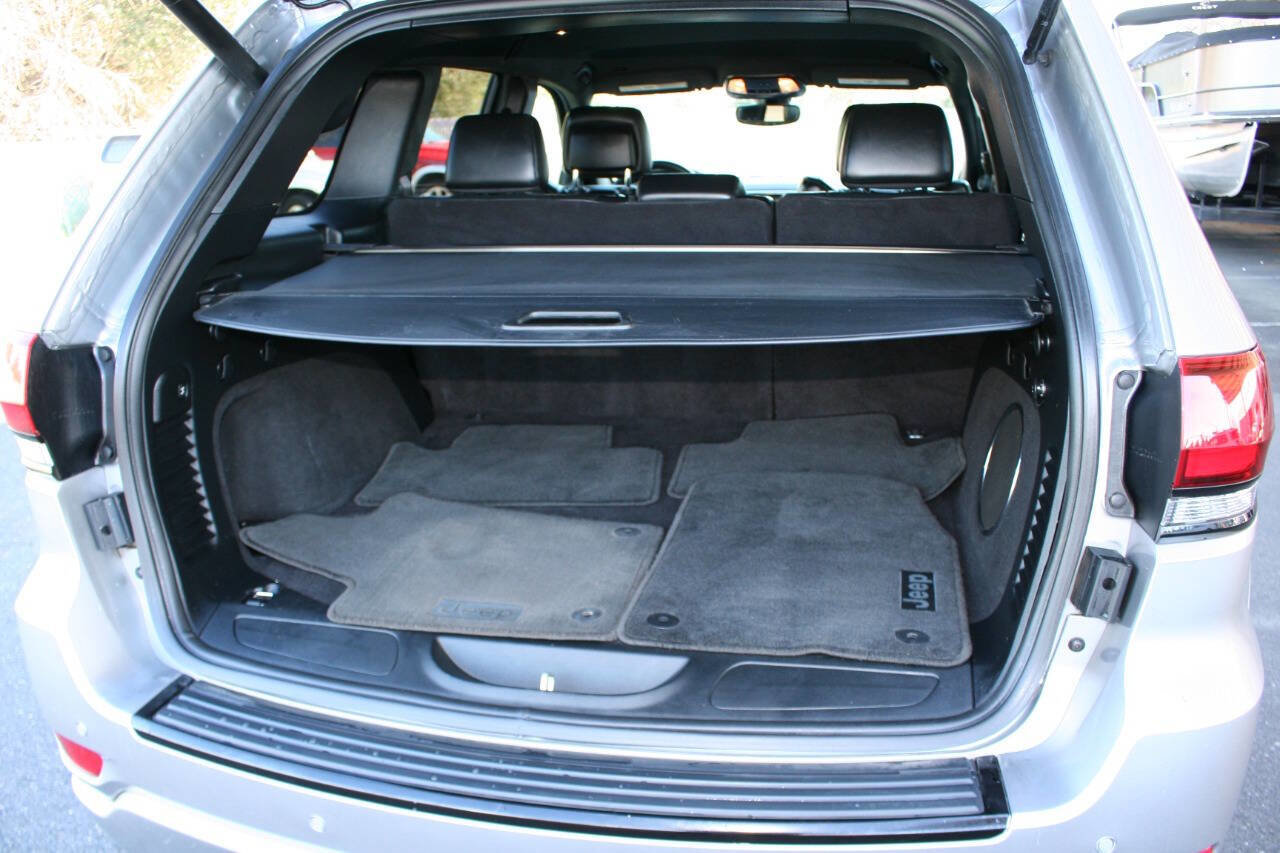 Used 2017 Jeep Grand Cherokee Altitude image 25