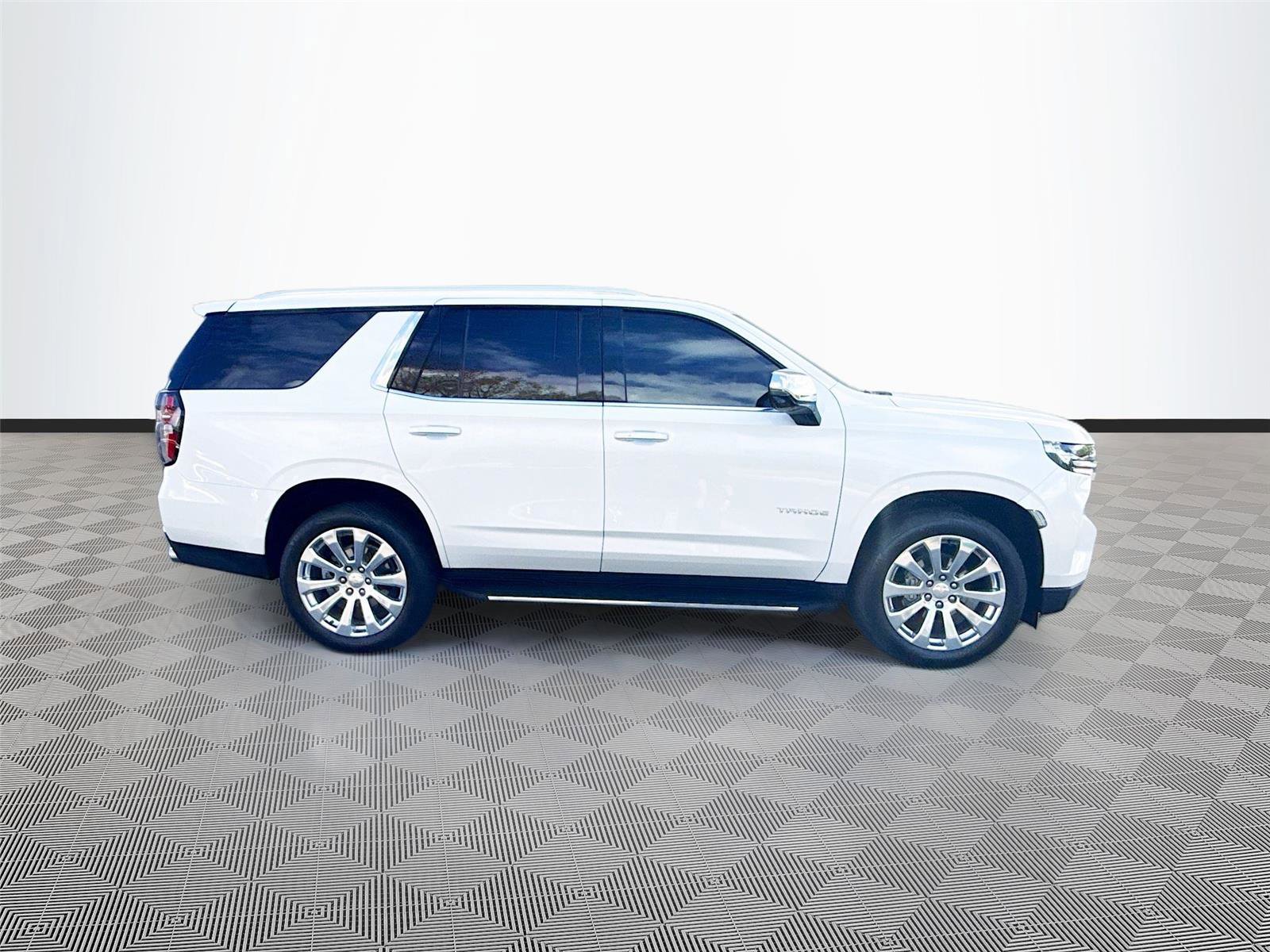 Used 2023 Chevrolet Tahoe Premier w/ Premium Package AWD/4WD image 8