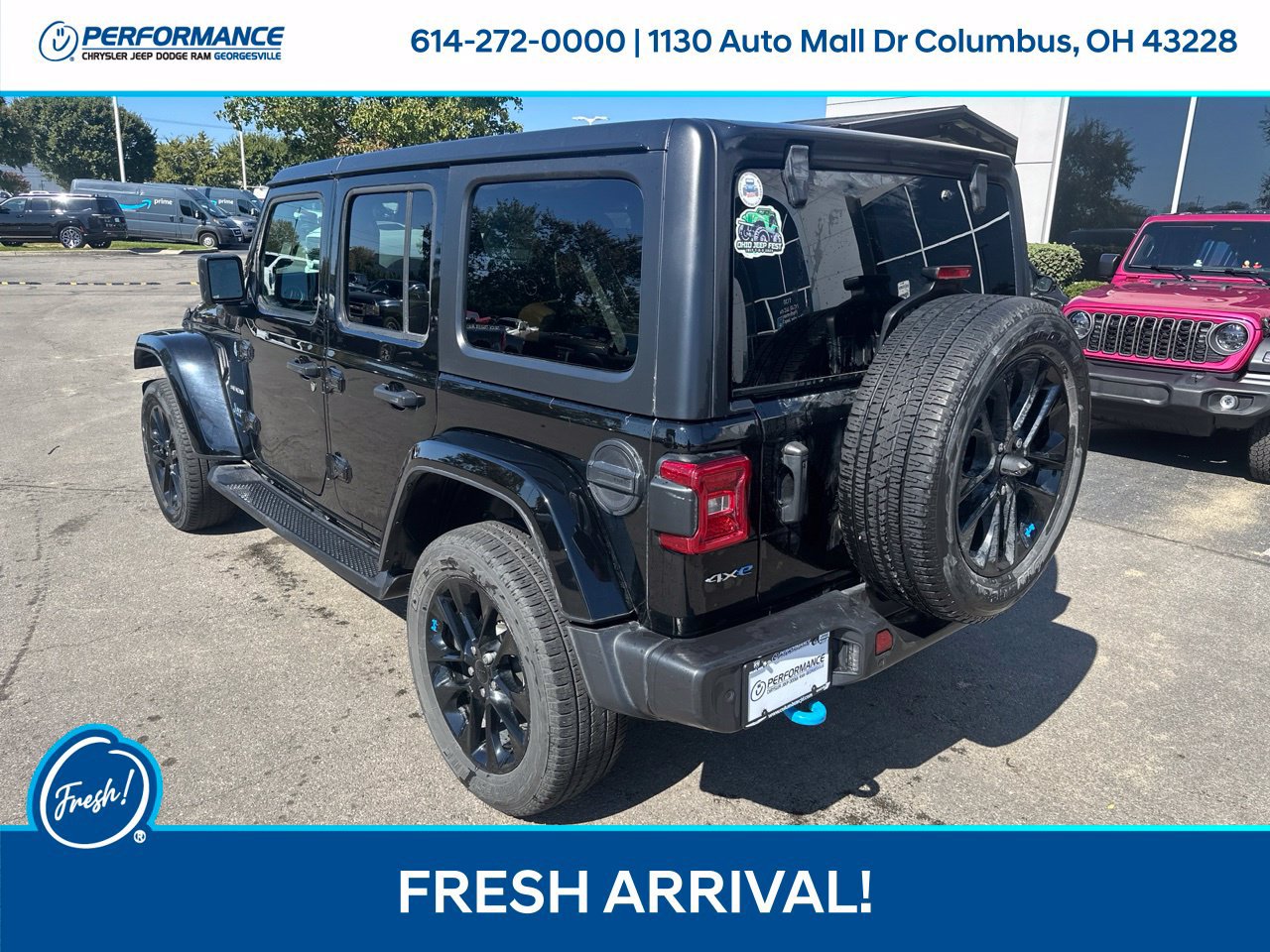 Used 2023 Jeep Wrangler Unlimited Sahara w/ Cold Weather Group AWD/4WD image 6