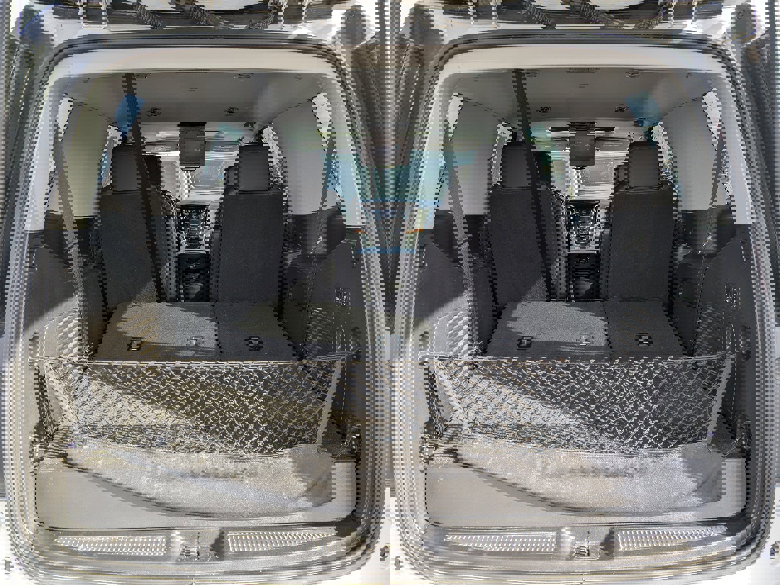 Used 2020 Cadillac Escalade Premium Luxury image 39