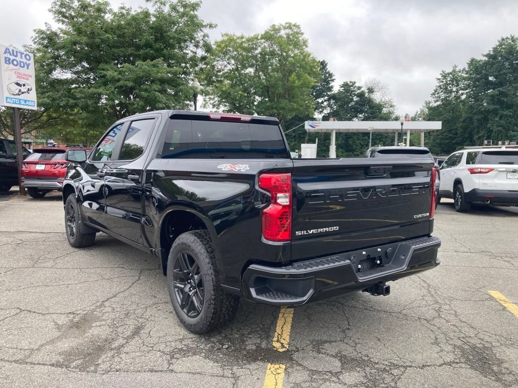 New 2026 Chevrolet Silverado 1500 Custom w/ Turbomax Blackout Package AWD/4WD image 24