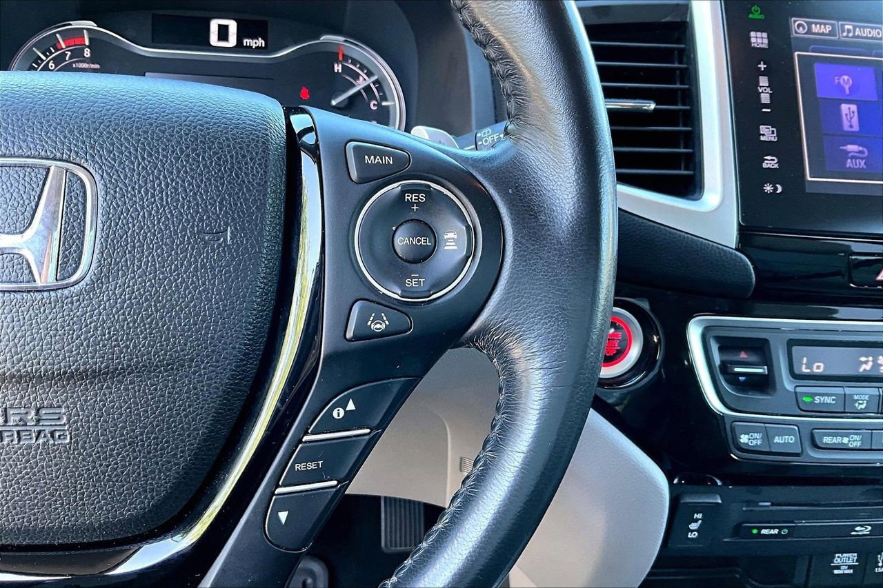 Used 2016 Honda Pilot Touring image 31