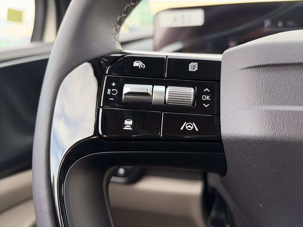 New 2027 Kia Carnival FWD image 13