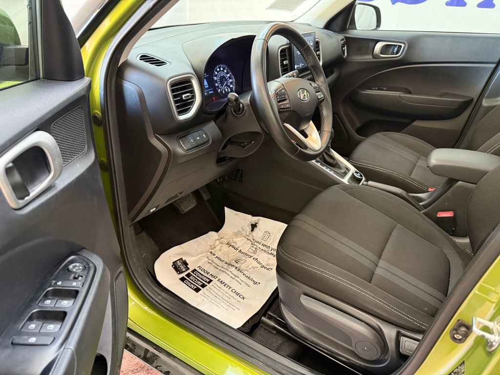 Used 2020 Hyundai Venue SEL w/ Convenience Package image 11