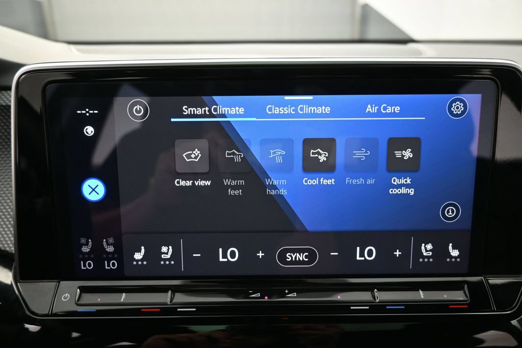 Used 2024 Volkswagen Atlas Cross Sport SEL AWD/4WD image 14