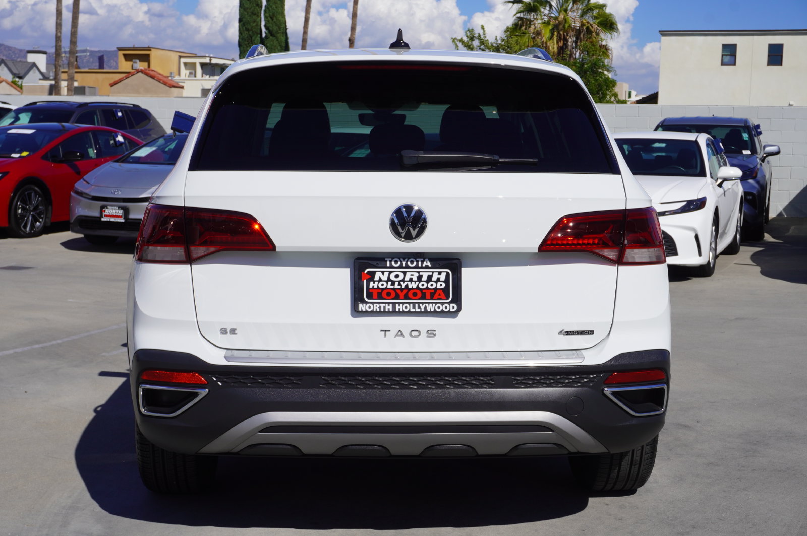 Used 2022 Volkswagen Taos SE AWD/4WD image 6