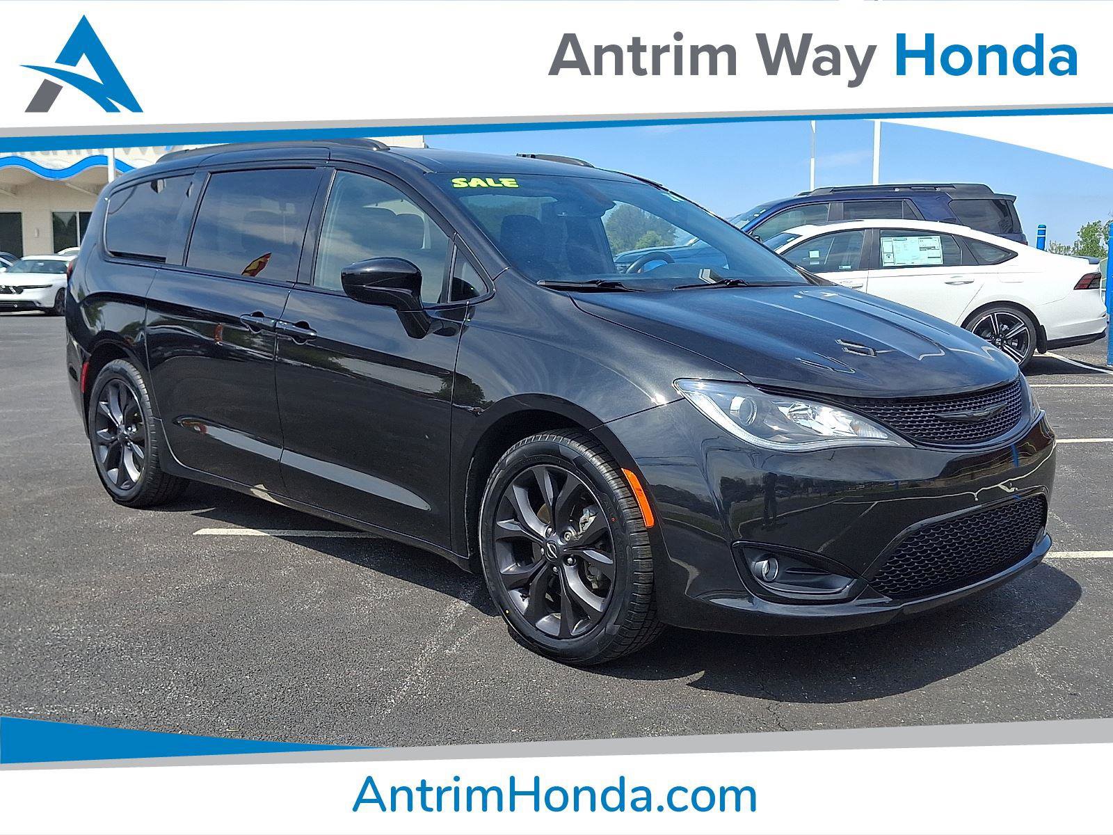 Used 2020 Chrysler Pacifica Touring-L w/ S Appearance Package