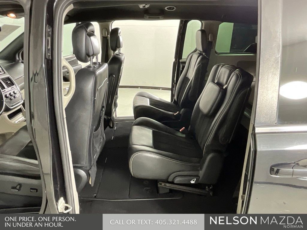 Used 2018 Dodge Grand Caravan SXT image 12