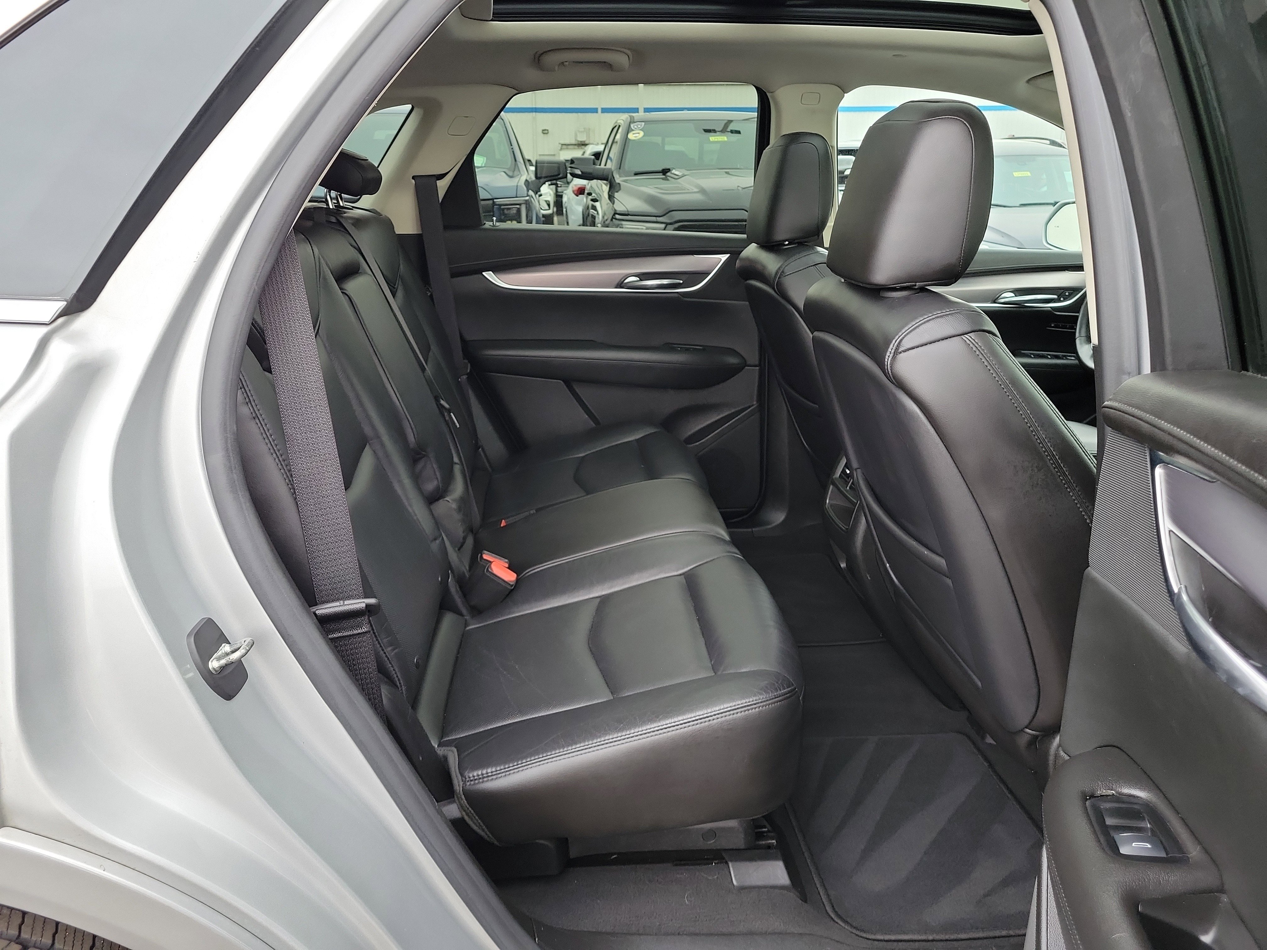 Used 2017 Cadillac XT5 Luxury image 28