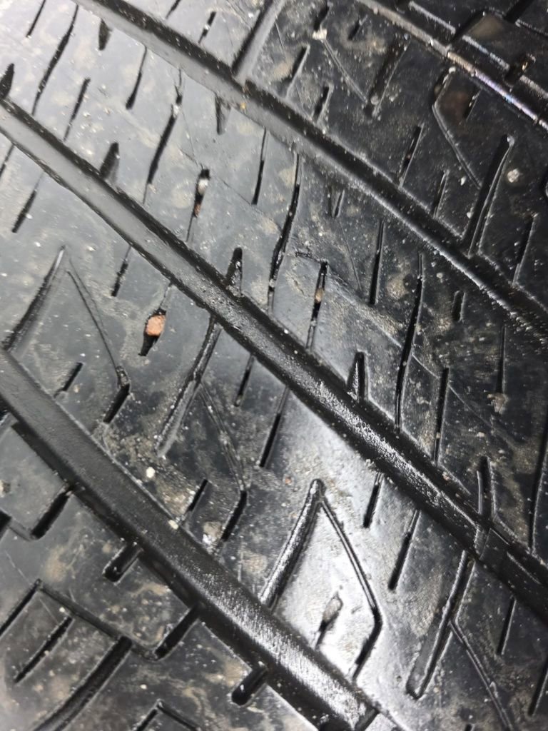 Used 2021 Toyota C-HR LE image 3