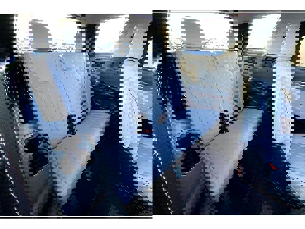 Used 2024 Hyundai Palisade SEL w/ Premium Package image 30