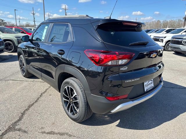 New 2025 Chevrolet TrailBlazer LT w/ LT Cold Weather Package image 4