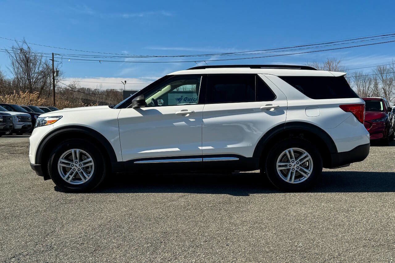 Used 2023 Ford Explorer XLT w/ Equipment Group 202A image 6