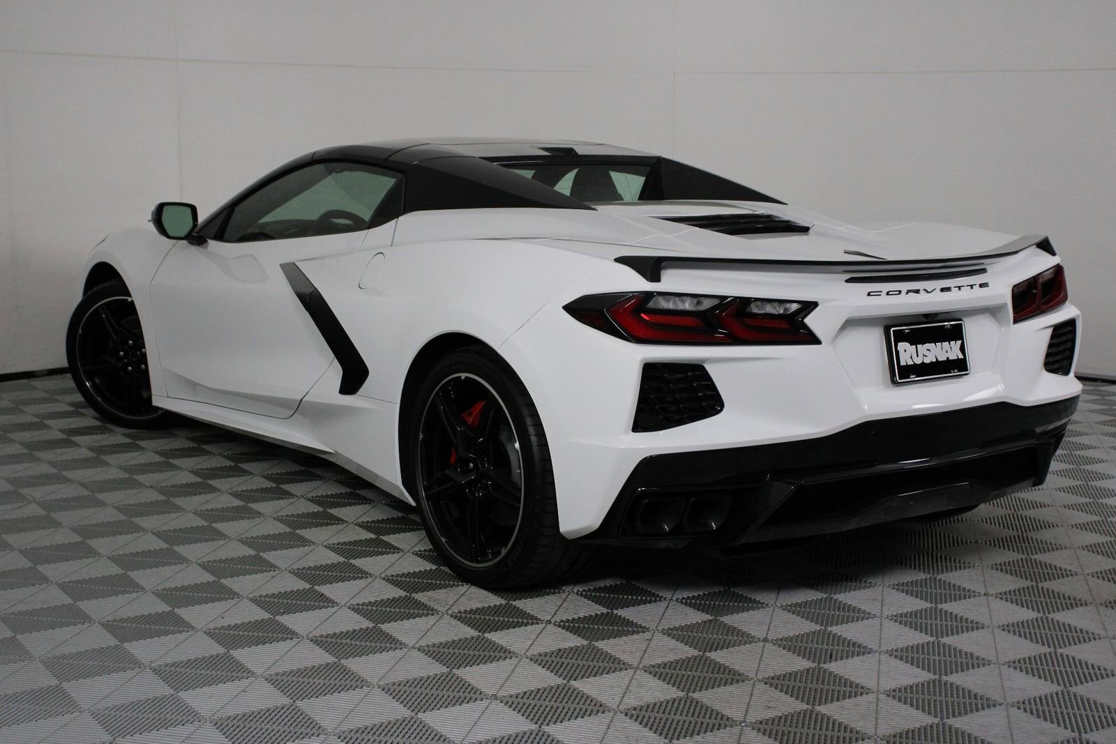 Used 2025 Chevrolet Corvette Stingray Preferred Conv w/ 2LT image 2