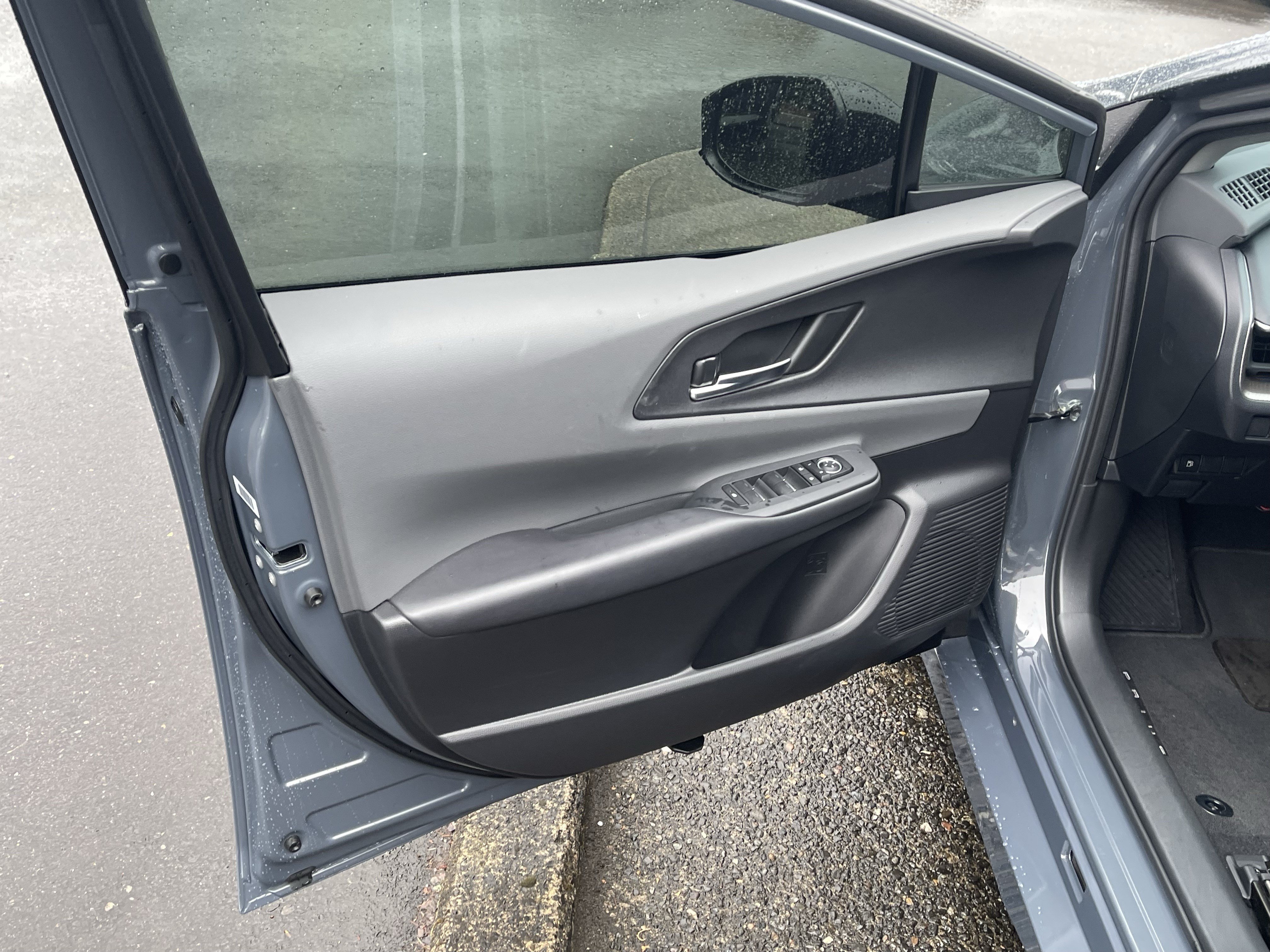 Certified 2024 Toyota Prius XLE FWD image 18