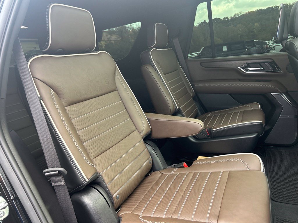 Used 2026 GMC Yukon Denali Ultimate AWD/4WD image 39