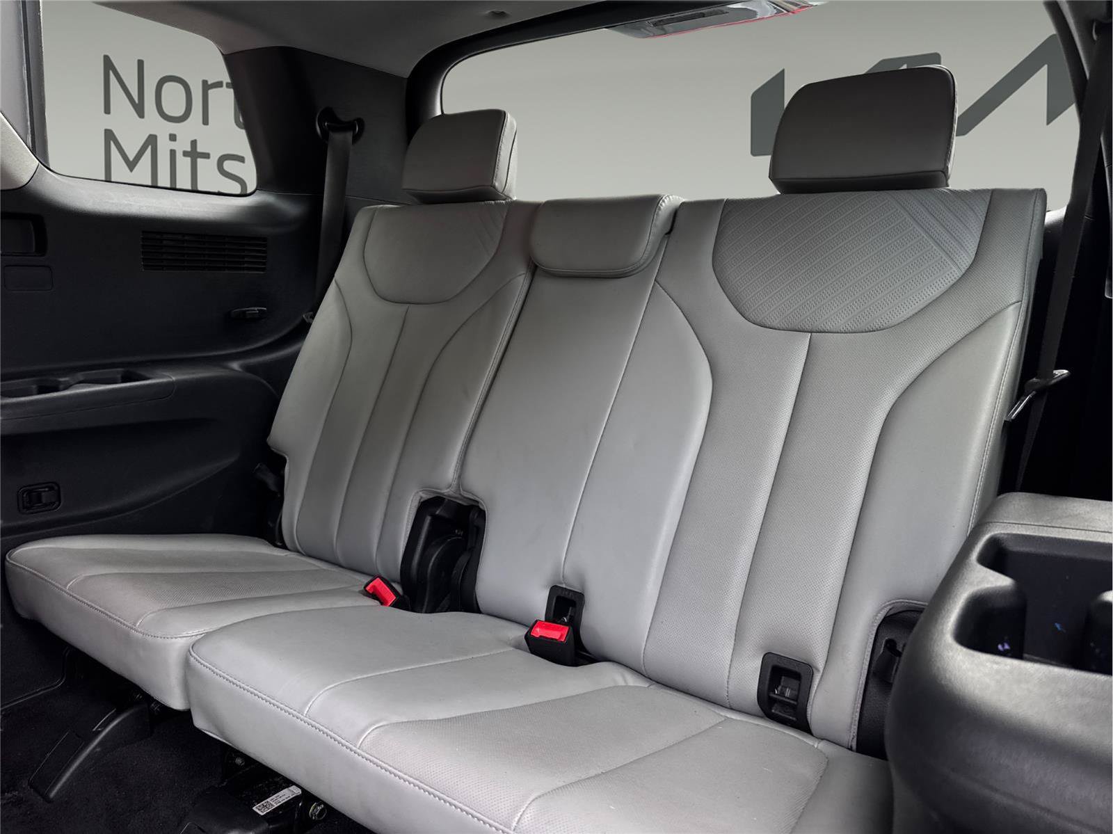 Used 2023 Hyundai Palisade SEL w/ Winter Package AWD/4WD image 18