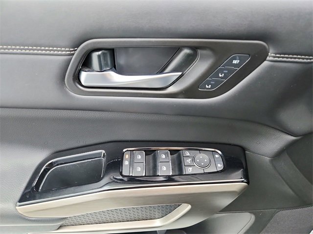 Used 2023 Nissan Pathfinder Platinum w/ Lighting Package (N93) image 40