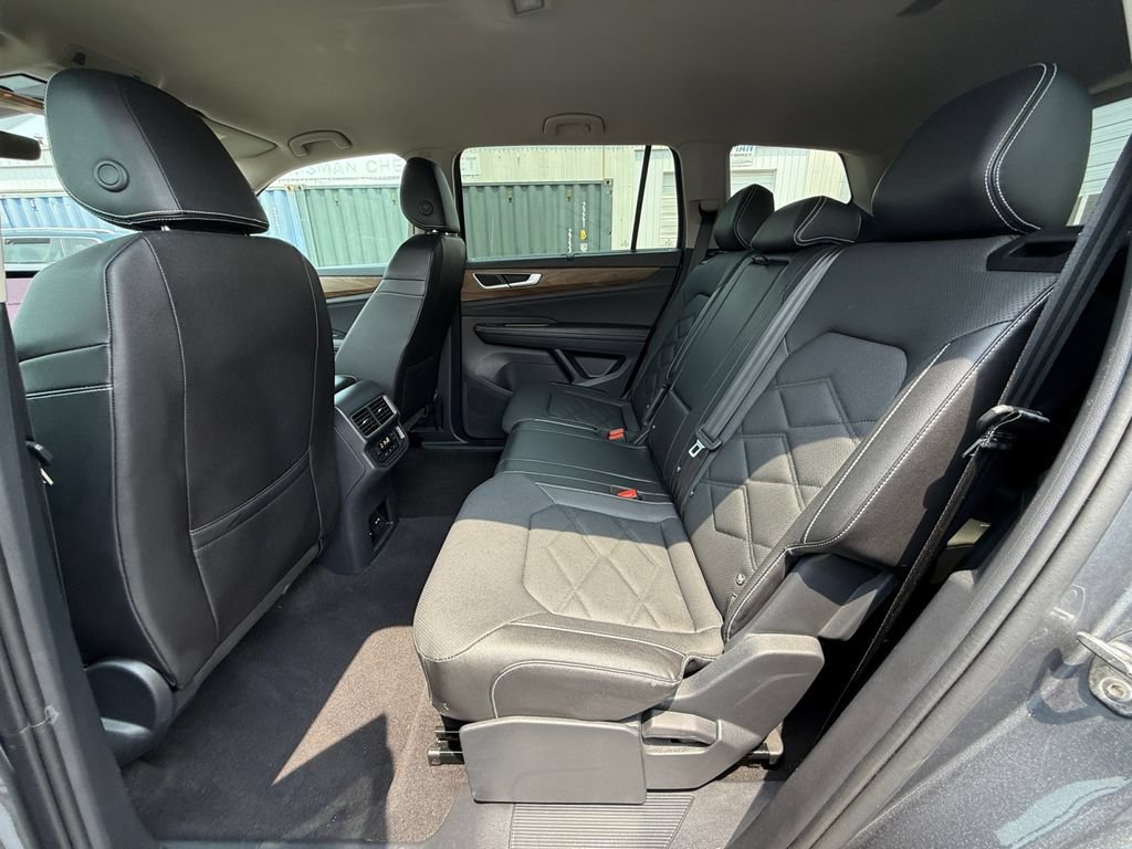 Used 2025 Volkswagen Atlas SE FWD image 22