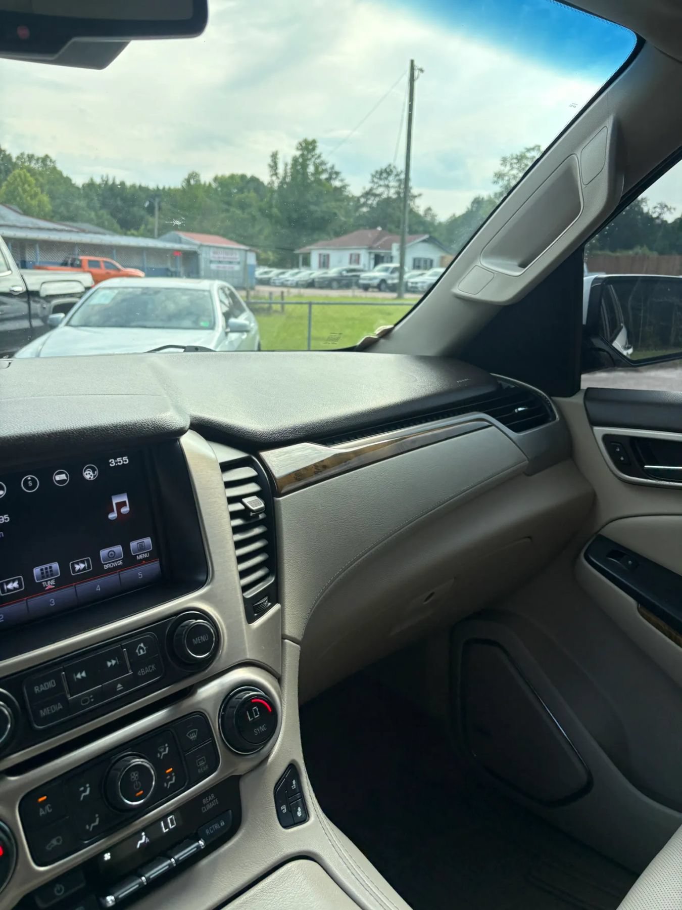 Used 2016 GMC Yukon Denali w/ Open Road Package AWD/4WD image 15
