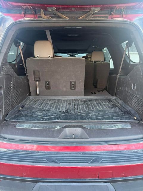 Used 2023 Chevrolet Suburban Z71 image 8