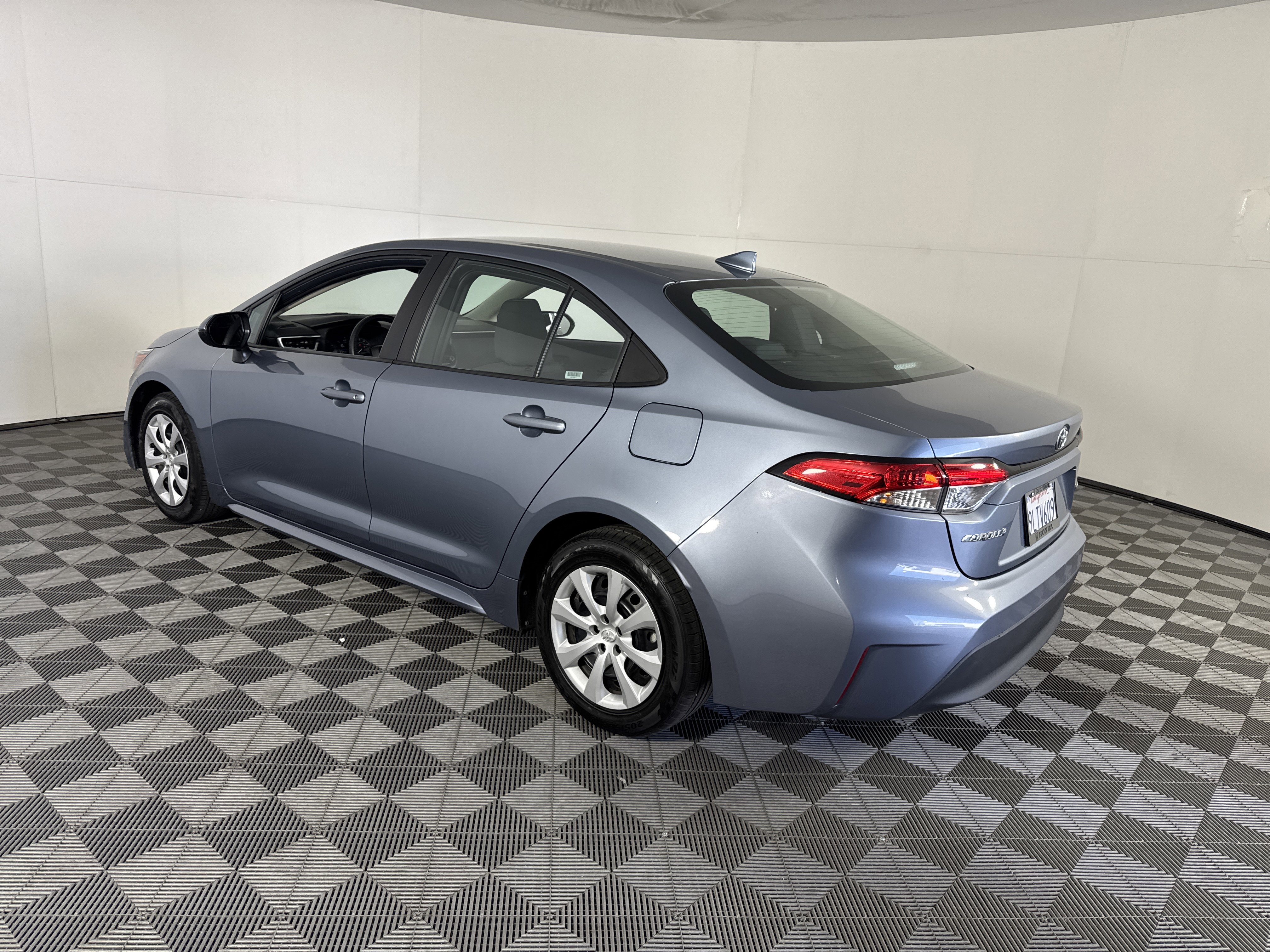 Used 2024 Toyota Corolla LE FWD image 6