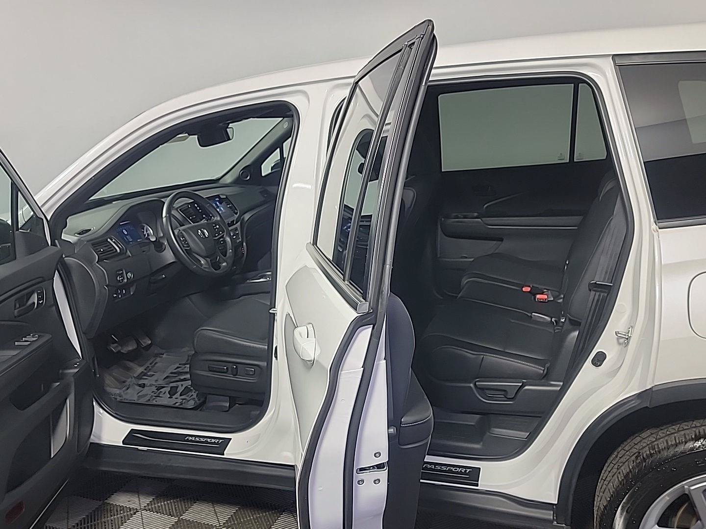Certified 2024 Honda Passport EX-L image 16