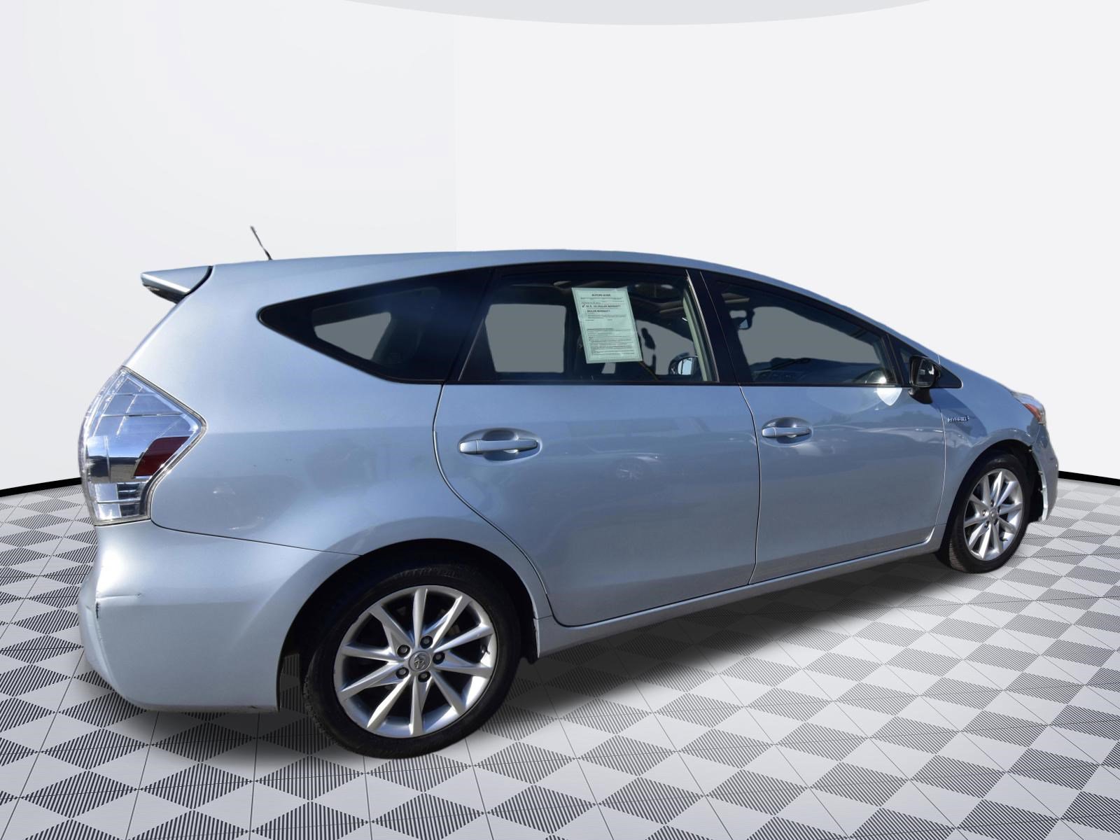 Used 2014 Toyota Prius V Five image 5
