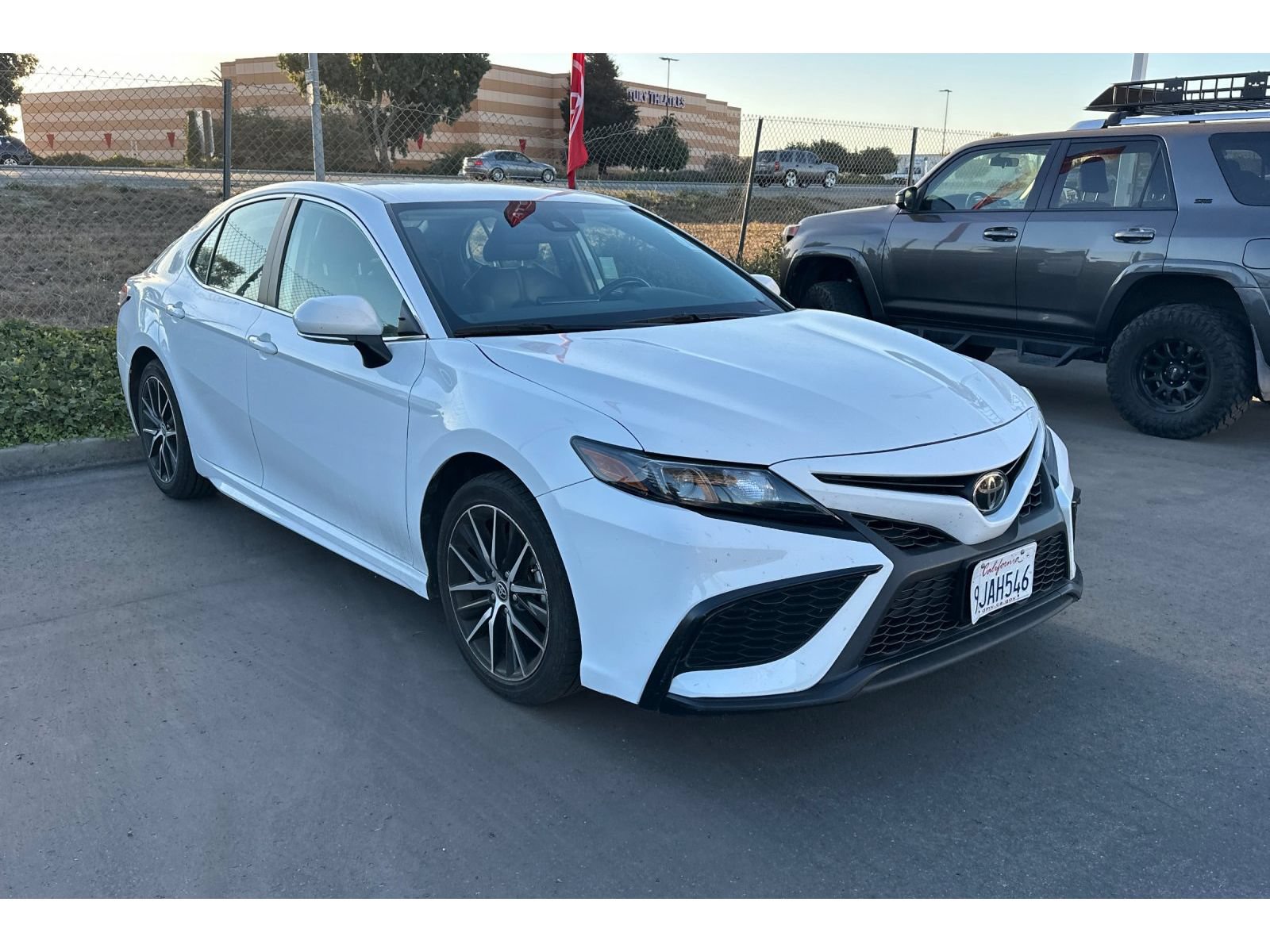 Used 2024 Toyota Camry SE FWD image 2