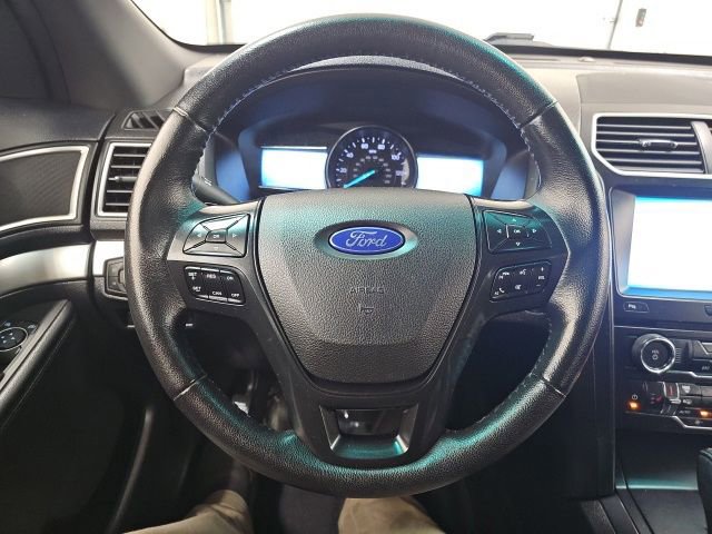 Used 2016 Ford Explorer XLT w/ Equipment Group 202A image 17