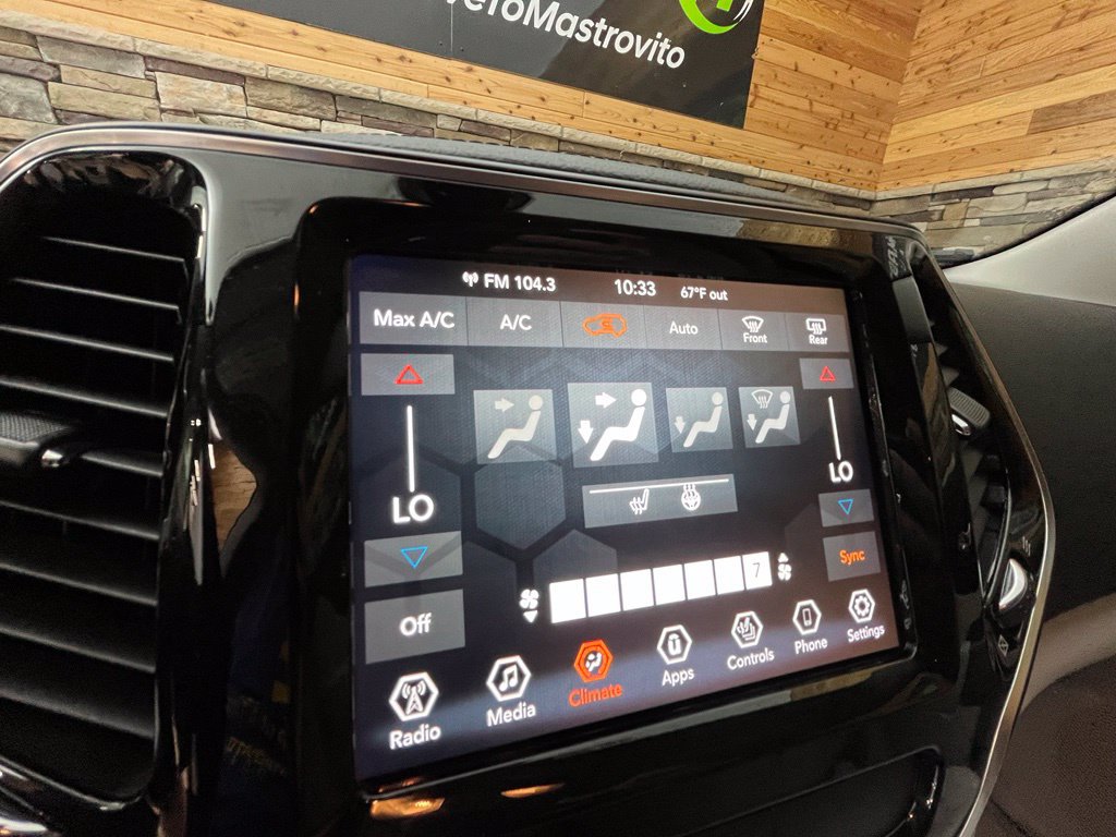 Used 2020 Jeep Cherokee Limited AWD/4WD image 31