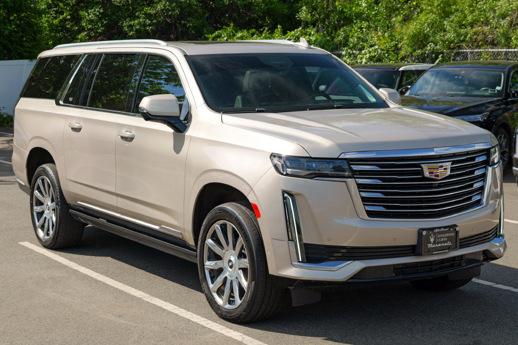 Used 2024 Cadillac Escalade ESV Premium Luxury Platinum AWD/4WD image 9