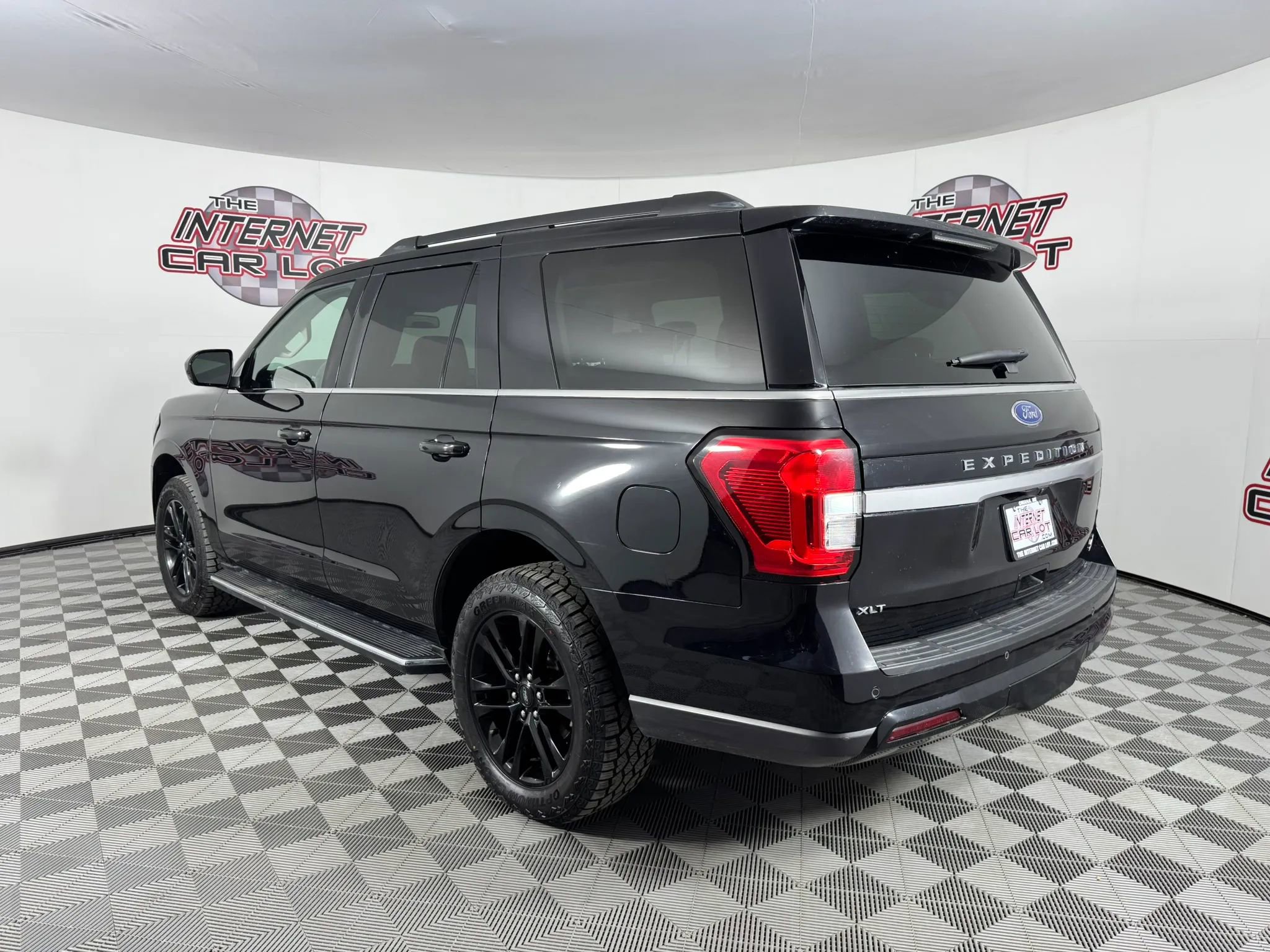 Used 2022 Ford Expedition XLT AWD/4WD image 5