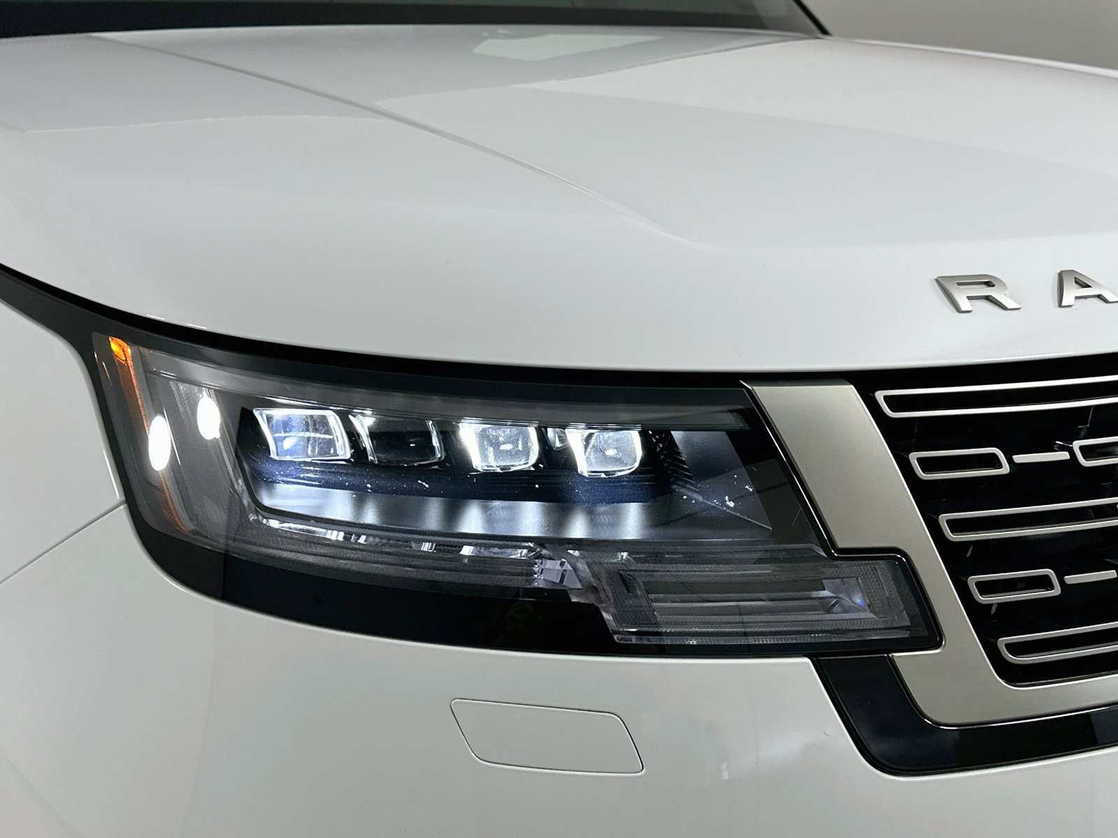 New 2026 Land Rover Range Rover SE AWD/4WD image 9