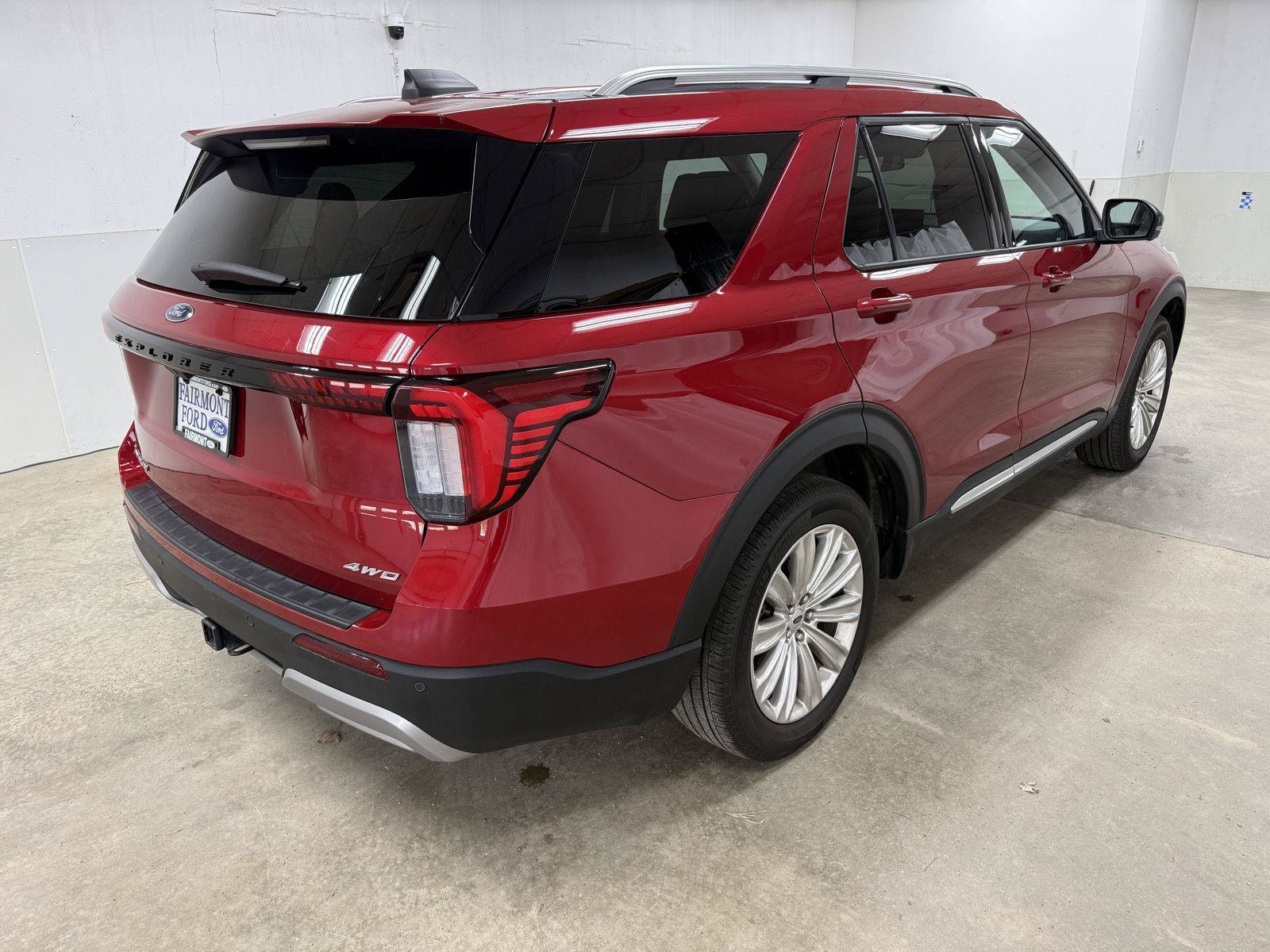 Used 2025 Ford Explorer Platinum w/ LUX Leather Package AWD/4WD image 7