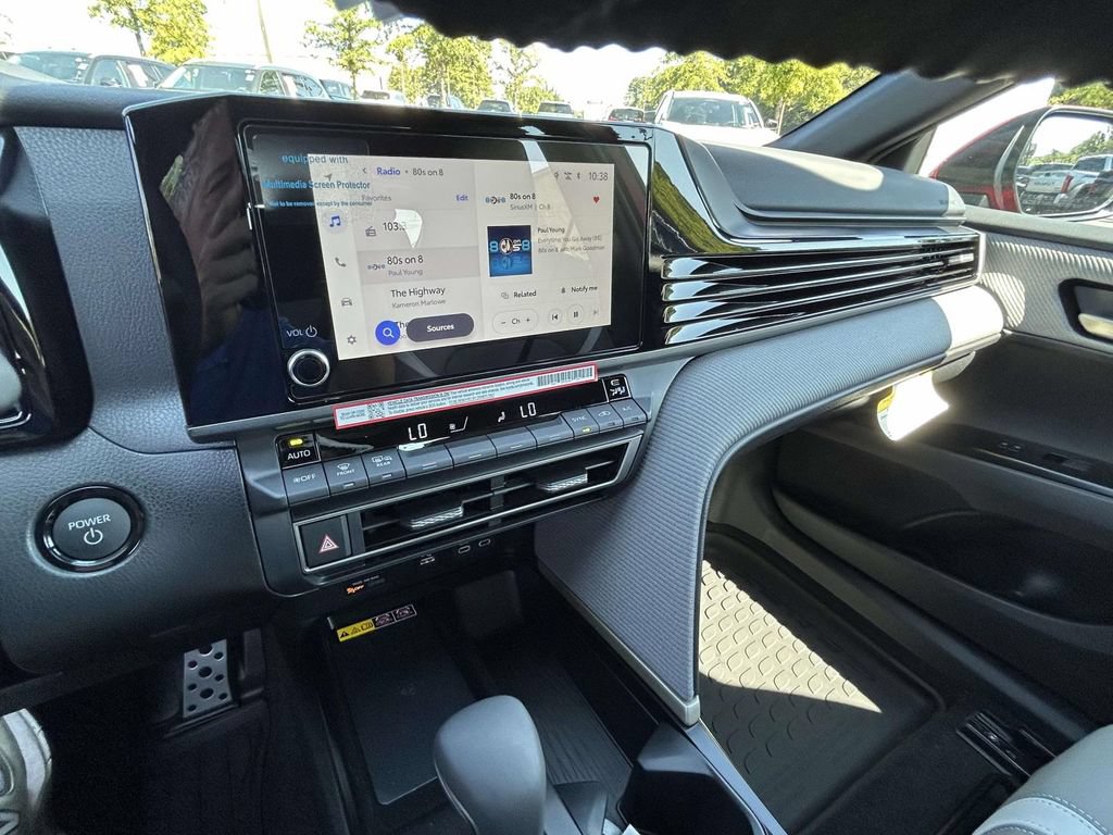 New 2026 Toyota Camry Hybrid FWD image 20
