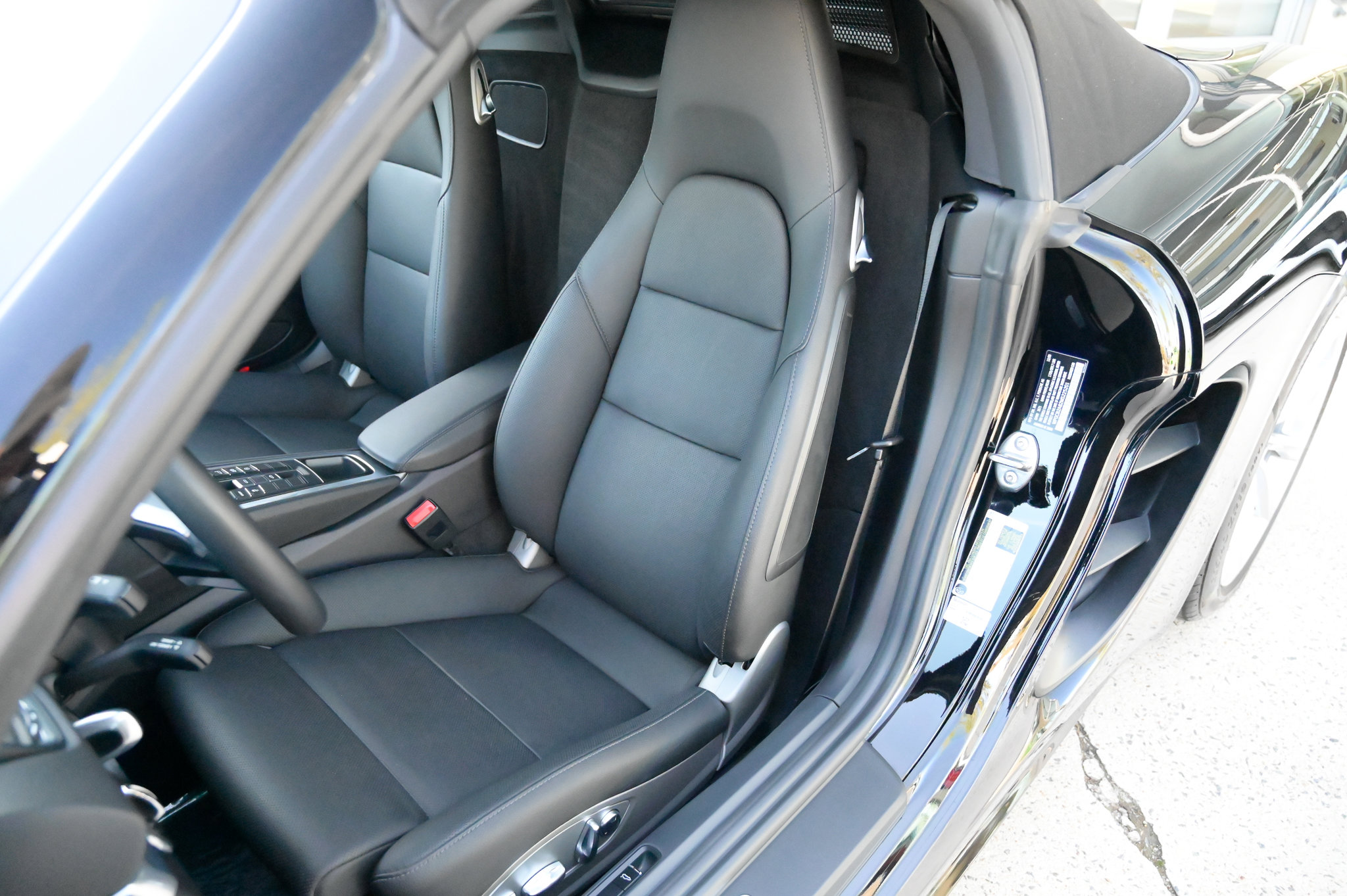 Used 2021 Porsche 718 Boxster S RWD image 18