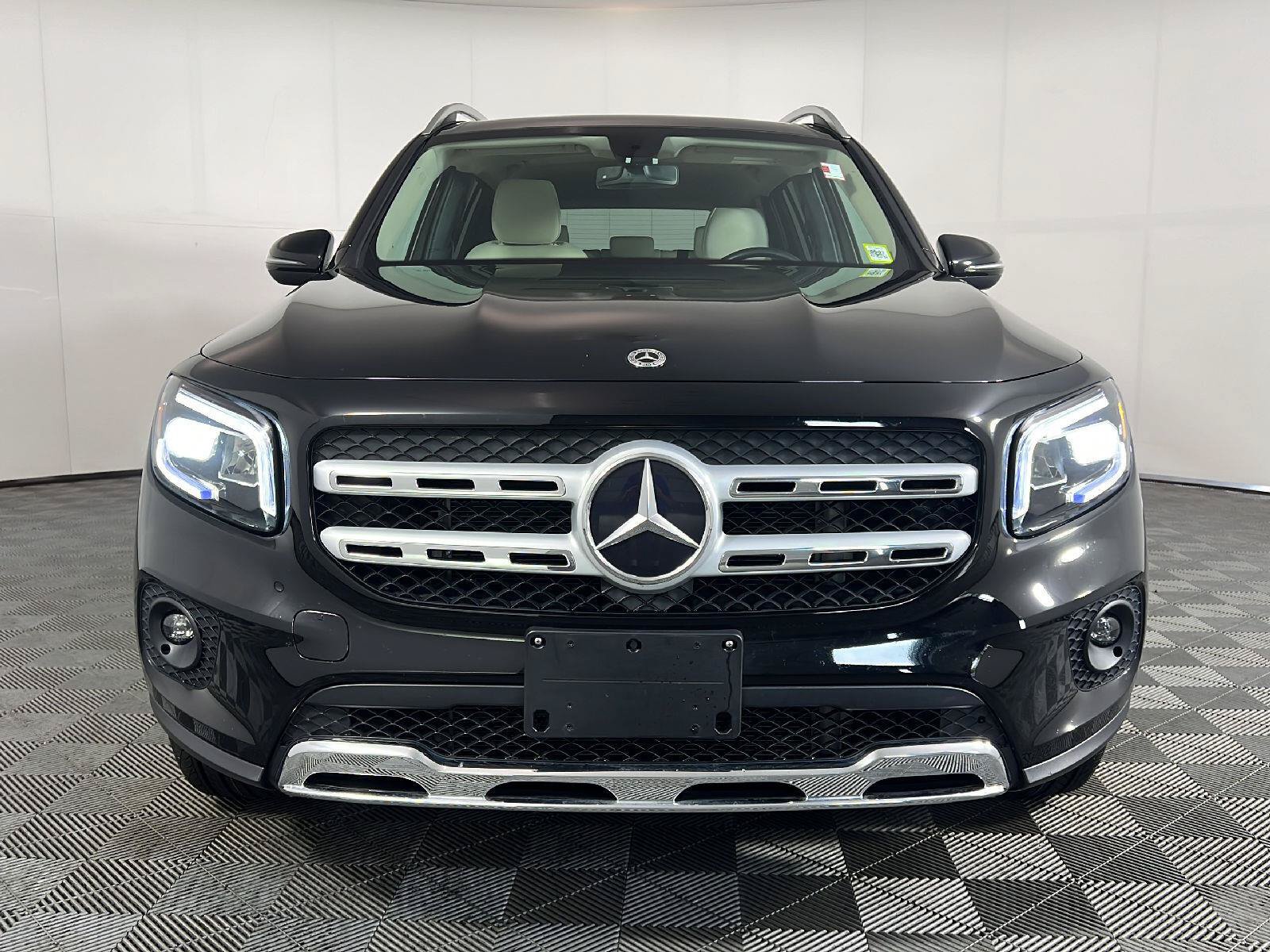 Used 2023 Mercedes-Benz GLB 250 4MATIC image 33