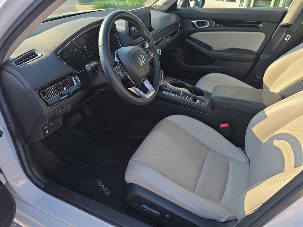 Used 2024 Honda Civic Touring image 10