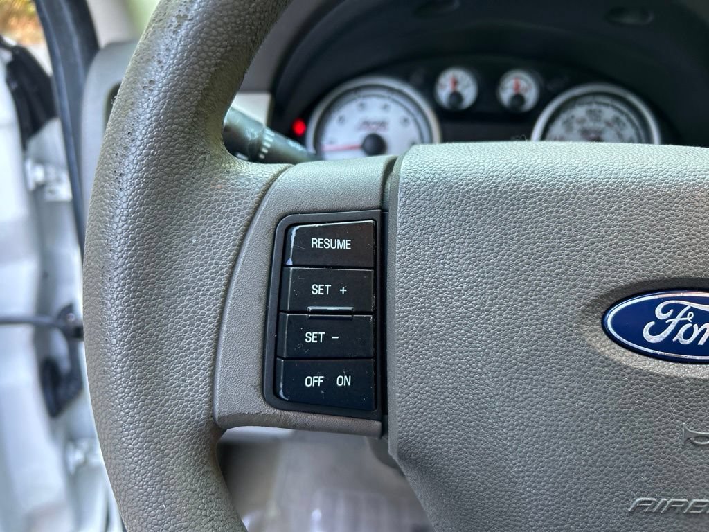 Used 2009 Ford Focus SE FWD image 19
