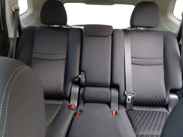 Used 2018 Nissan Rogue SV image 24