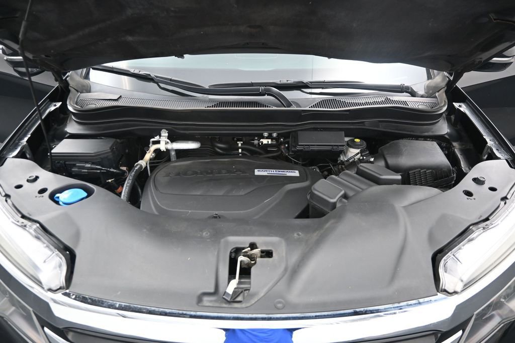 Used 2016 Honda Pilot Touring image 16