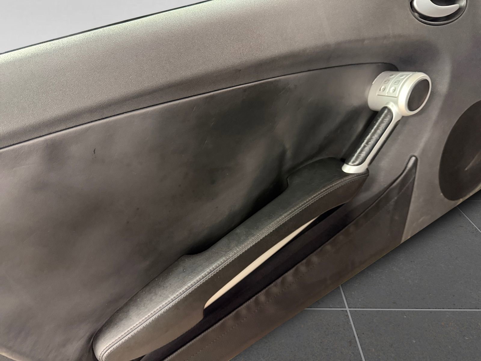 Used 2005 Mercedes-Benz SLK 55 AMG image 16