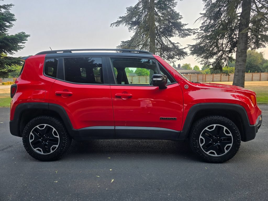 Used 2017 Jeep Renegade Trailhawk AWD/4WD image 7