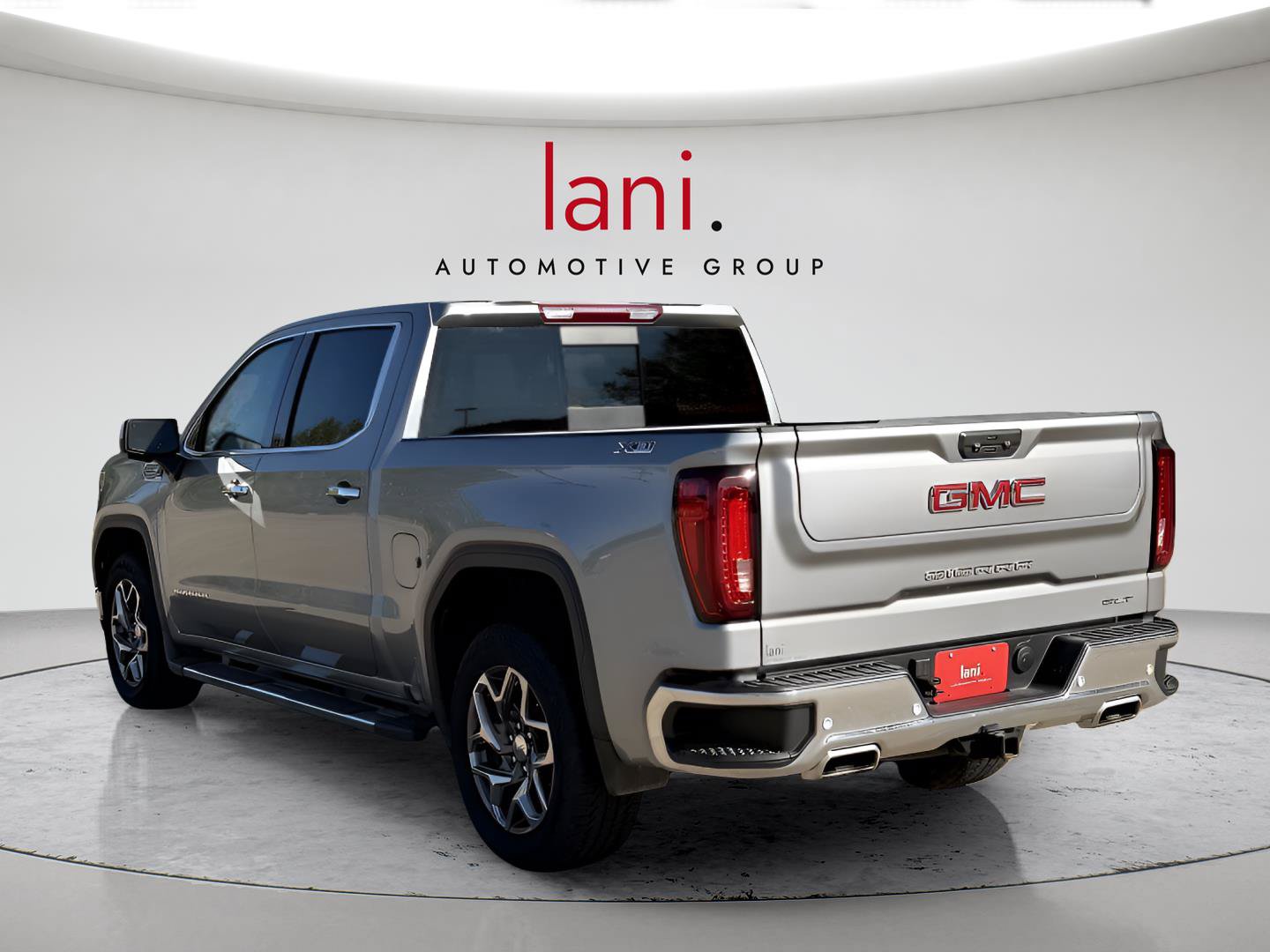 Used 2025 GMC Sierra 1500 SLT w/ SLT Premium Plus Package AWD/4WD image 7