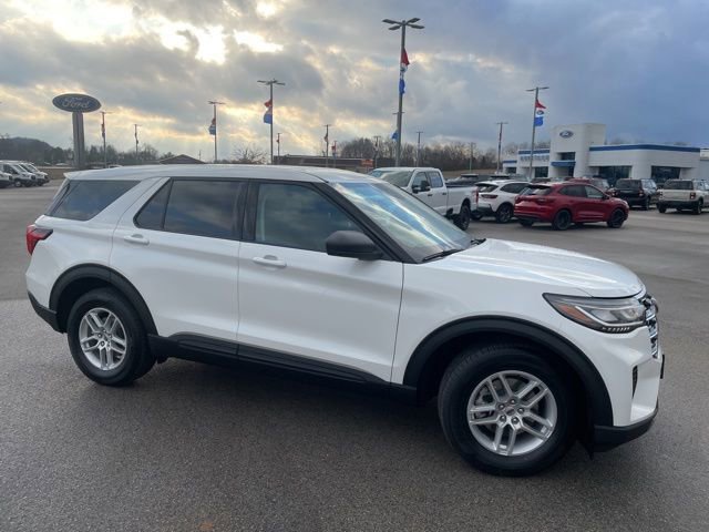 New 2026 Ford Explorer Active image 2