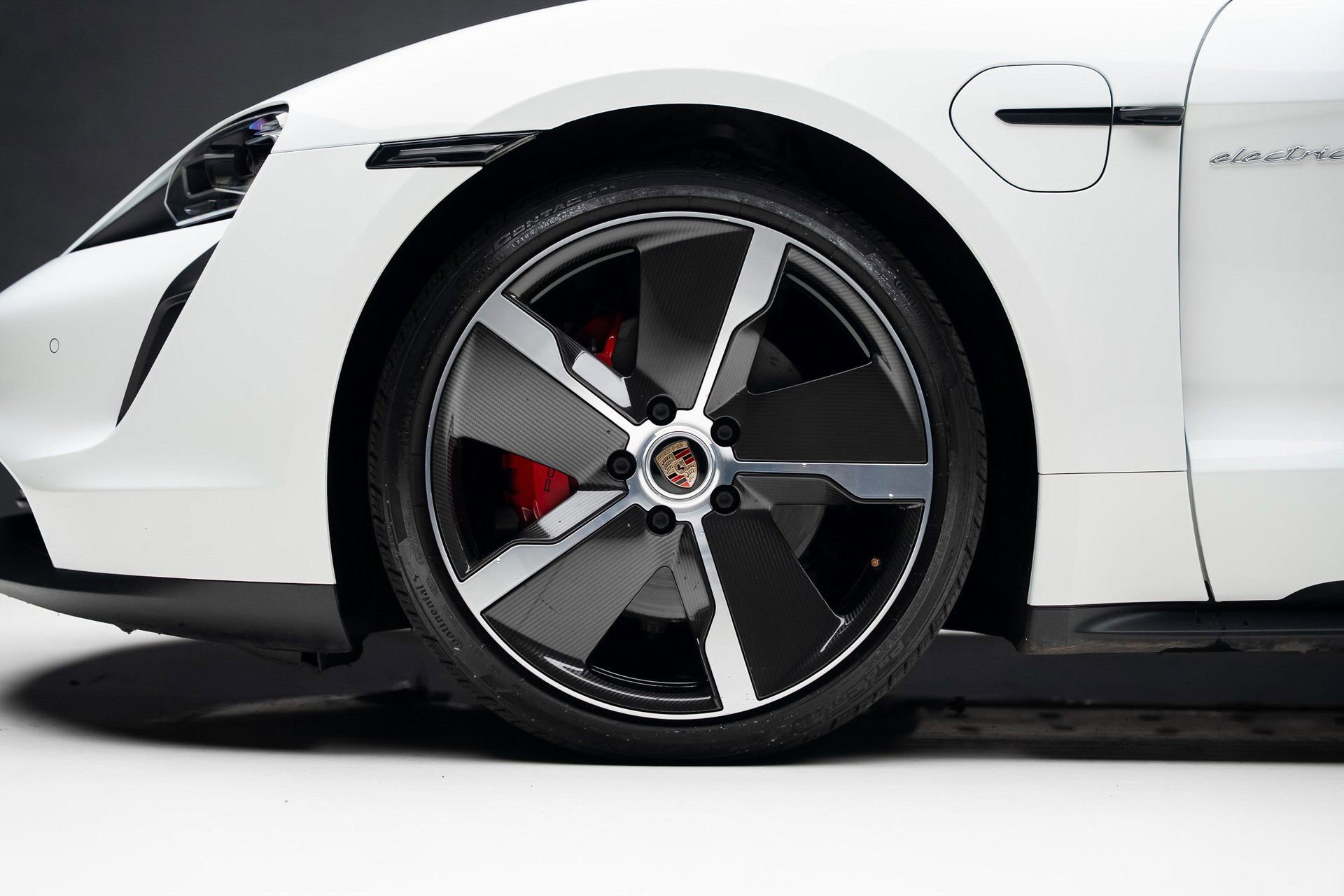 Used 2022 Porsche Taycan image 18