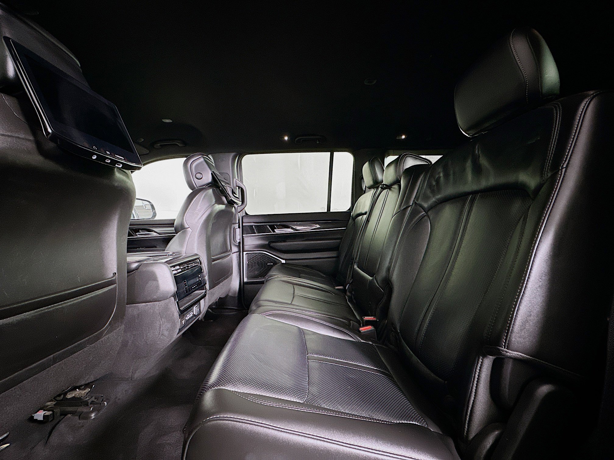 Used 2022 Jeep Wagoneer Series I w/ Rear Seat Video Group 1 image 28