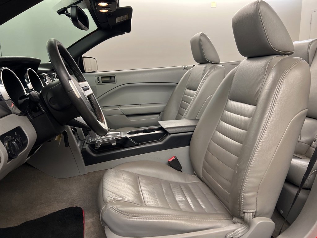 Used 2005 Ford Mustang GT Premium image 26
